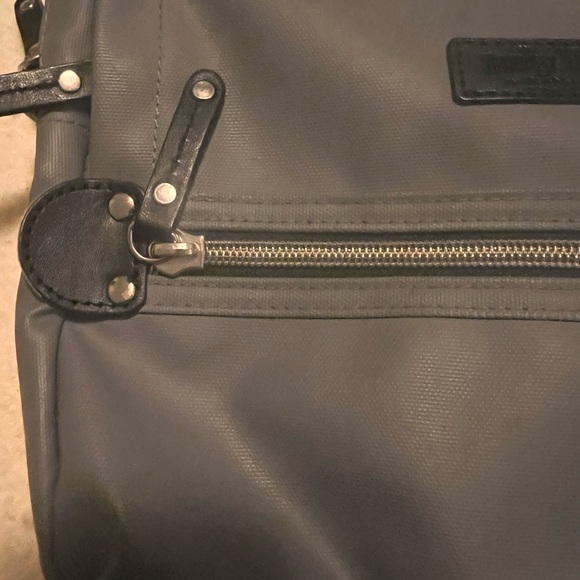 Harvest Label | Urban Sling Pack - Picture 3 of 11
